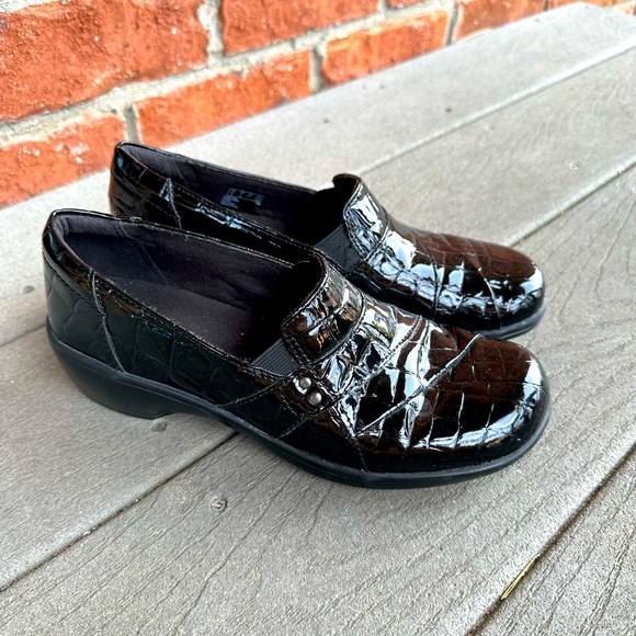 Clarks Shoes - EUC Clark’s May Marigold